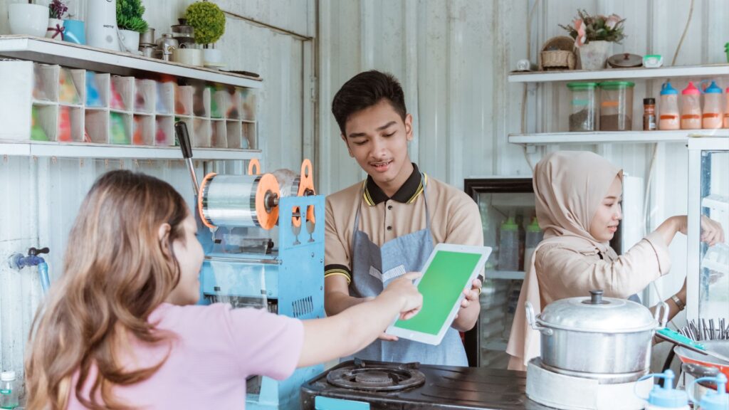 Pengen Jadi Crazy Rich di Usia Muda? Ternyata Begini Cara Meningkatkan Omset Bisnis dengan Mudah dan Cepat