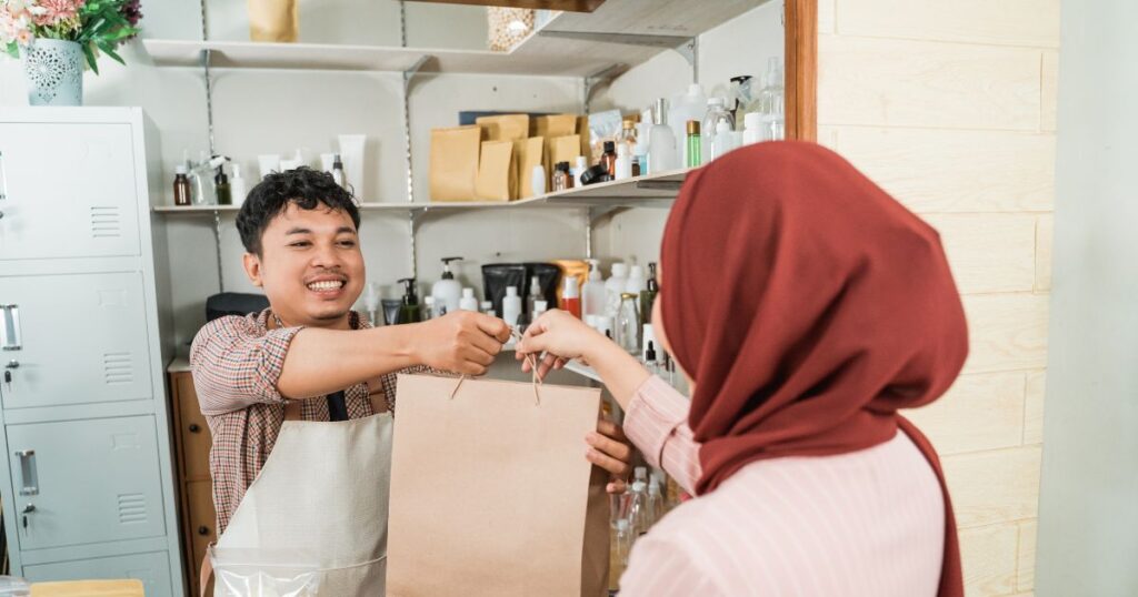 Cara Terapkan Strategi Upselling dan Cross Selling dengan Tepat