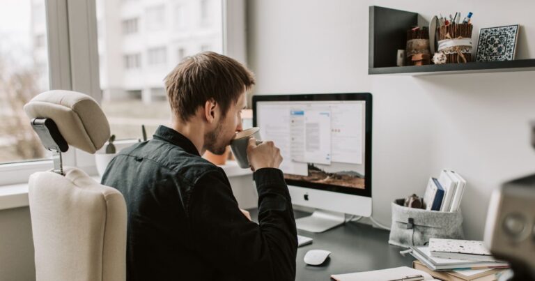 Cara Membuat Poster Iklan Produk yang Menarik untuk Promosi