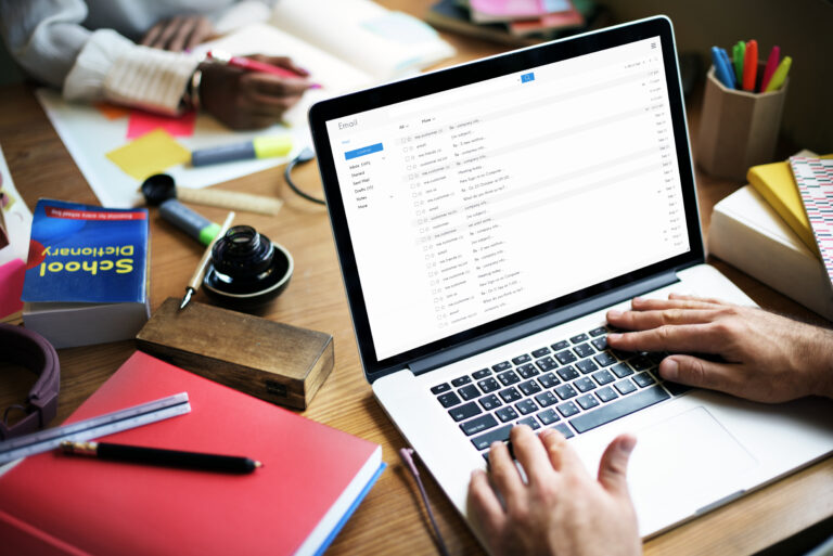 Website WordPress atau Custom? Mana yang Lebih Cocok?